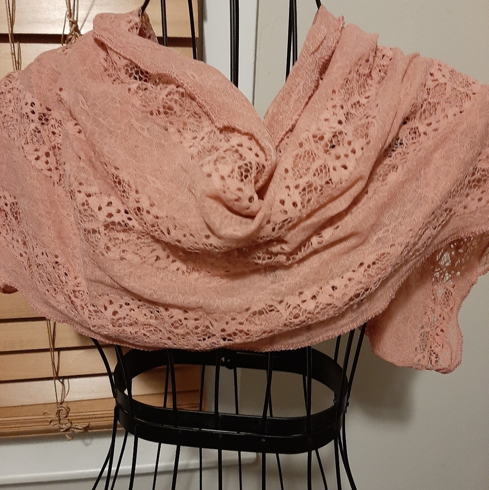 Pink lace scarf